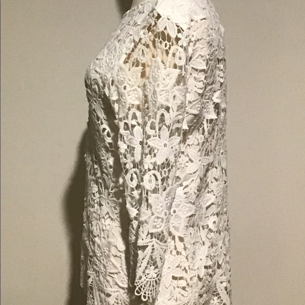 Lace top in size Small NWT - Picture 7 of 9